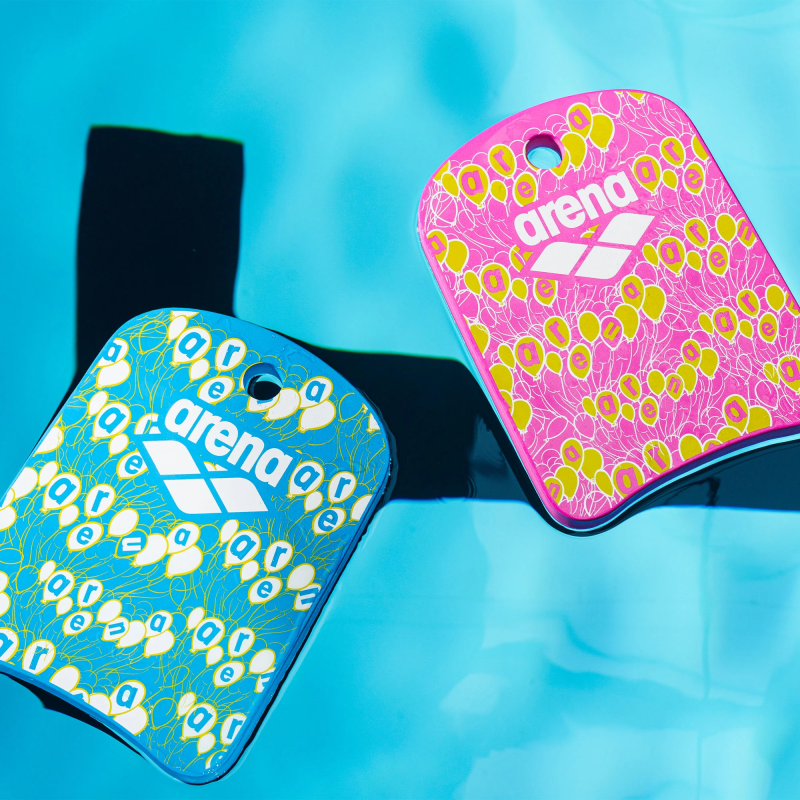 Дитяча дошка для плавання  Arena Club Kit Kickboard Junior (002442-100) балкитна, 33х25 см